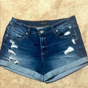 Silver Jeans Company Boyfriend mid rise Jean Shorts size 31.  NWOT